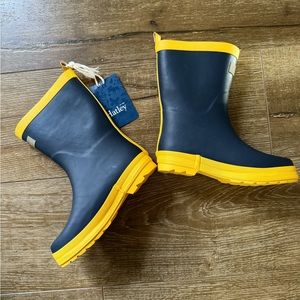 Kids Hately brand new rain boots size 13